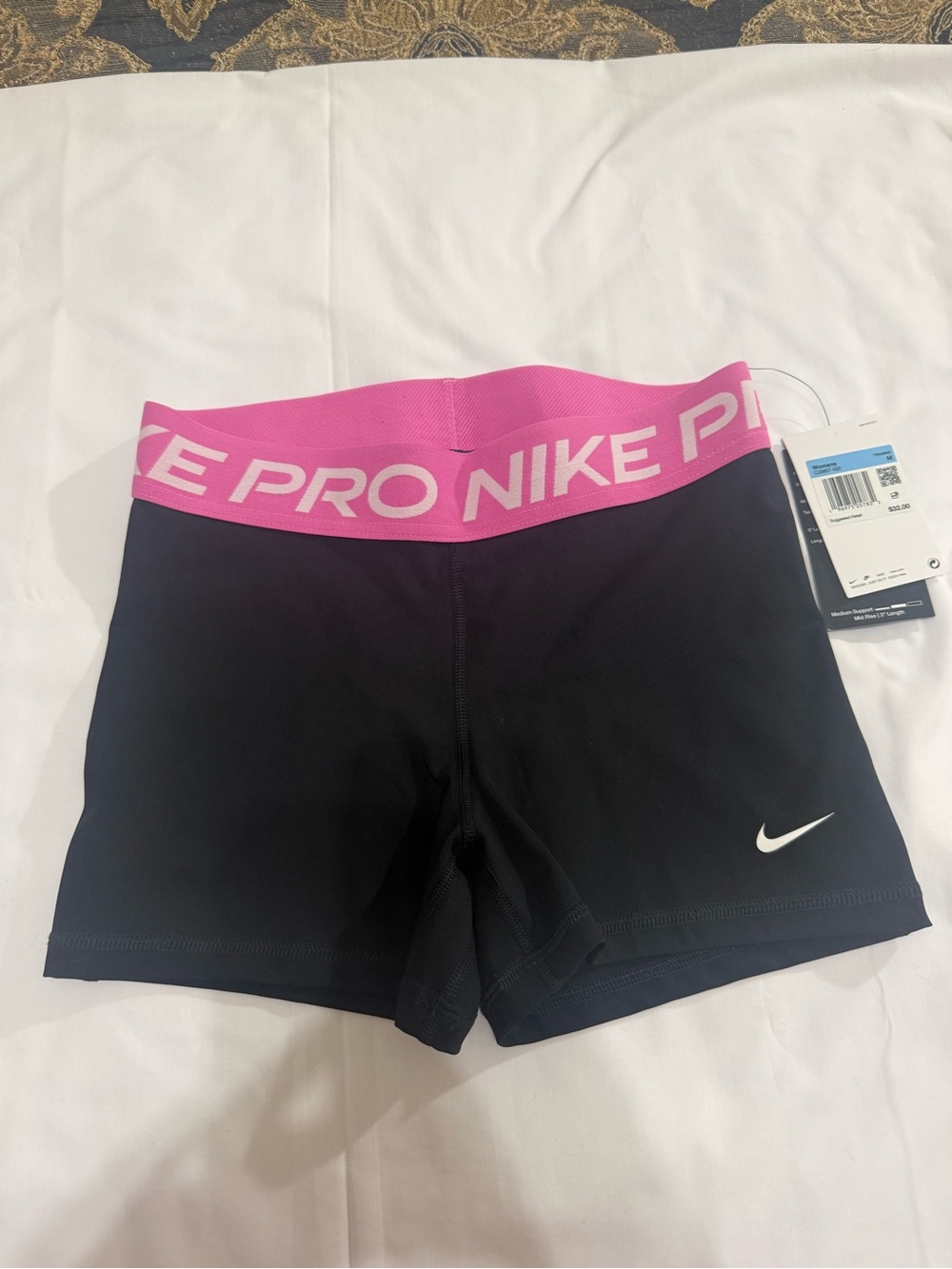 Nike Pro Dri- Fit Women’s Size M, Medium Support 3" Length Shorts Brand New